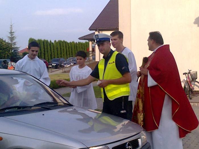 Poświęcenie pojazdów w Parafii Chrystusa Zbawiciela w Przasnyszu (ZDJĘCIA)