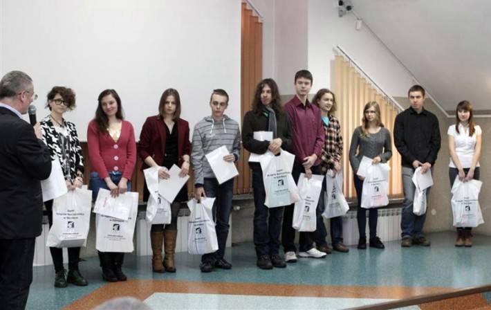 Laureaci konkursów językowych z przasnyskiego LO
