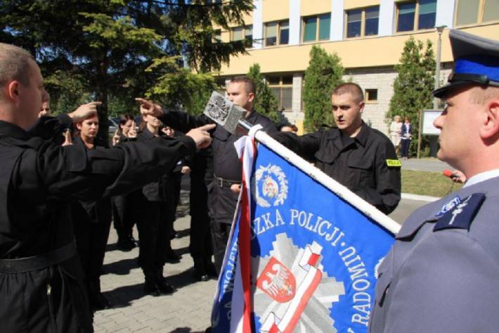 Uroczyste ślubowanie funkcjonariuszy policji (Zdjęcia)
