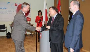 Sukces powiatu - Starosta odebrał nagrodę od Marszałka