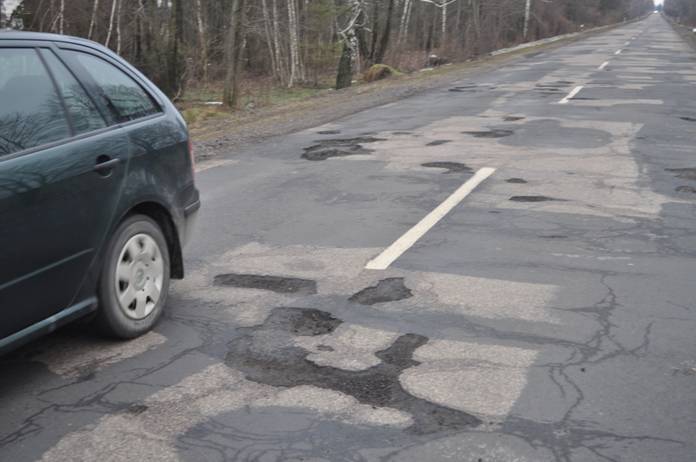 Droga nr 57 jest w fatalnym stanie, a ma być jeszcze gorzej...