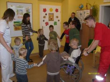 Pluszowe misie, łakocie i dyskoteka dla dzieci z 