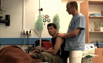 „Chłopiec z zapałkami”- wzruszający film Fundacji Przasnyskiej (wideo)