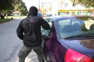 Zatrztmano 16-latka, który okradał samochody