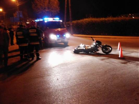 Jechała z chłopakiem na motorze – wylądowała z ranami w szpitalu