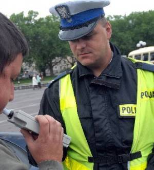Pod wpływem narkotyków wiózł małe dziecko