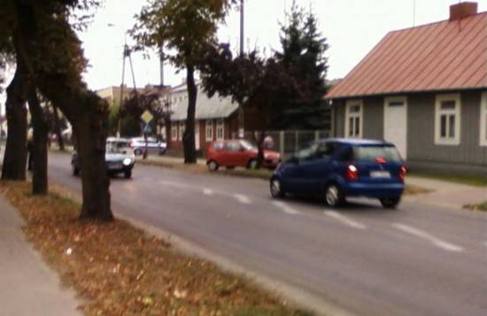 Uderzył, uciekł i porzucił samochód