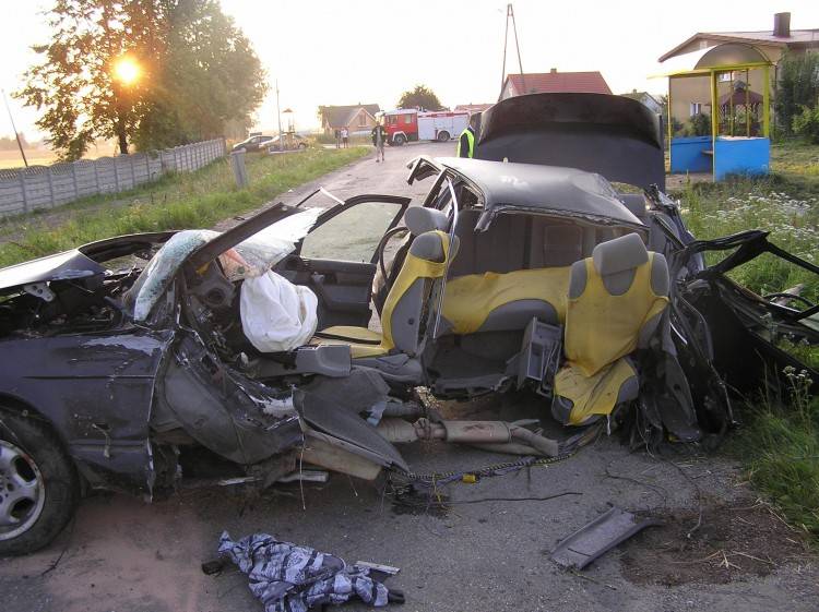 TRAGICZNY WYPADEK W KRASNEM- 4 OSOBY ZGINĘŁY NA MIEJSCU!!!