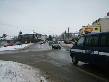 TIR przewrócił się w Świniarach - trasa zablokowana