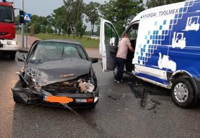 Wypadek w Sierakowie. Dwie osoby ranne