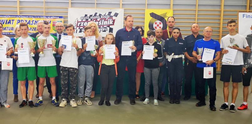 Drużyna SOSW w Jońcu triumfuje w Finale Wojewódzkim Turnieju Bezpieczeństwa w Ruchu Drogowym