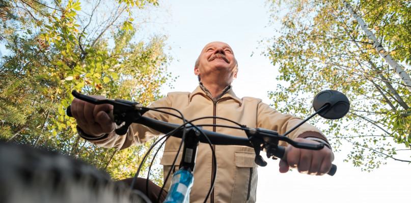 Tłumaczył, że jedzie do domu. 80-latek pomylił kierunki