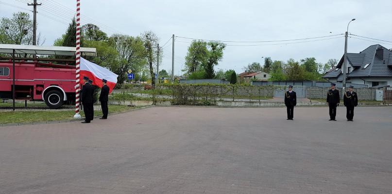 Uroczysty apel z okazji Dnia Flagi Rzeczypospolistej Polskiej