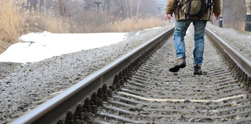 U sąsiadów: Pociąg odciął mu rękę