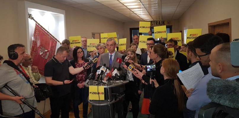 Strajk nauczycieli od soboty będzie zawieszony