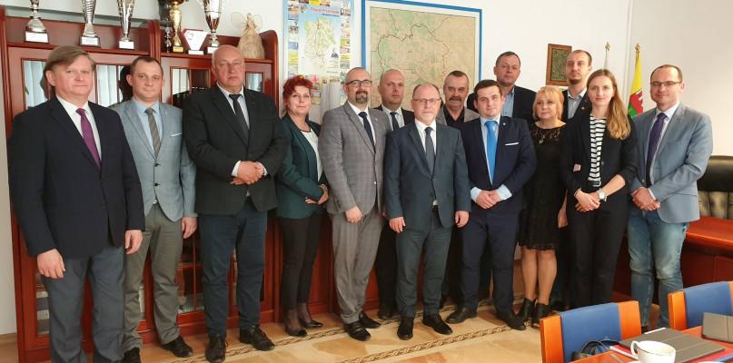 Wojewoda Mazowiecki na zaproszenie Starosty spotkał się z samorządowcami powiatu przasnyskiego