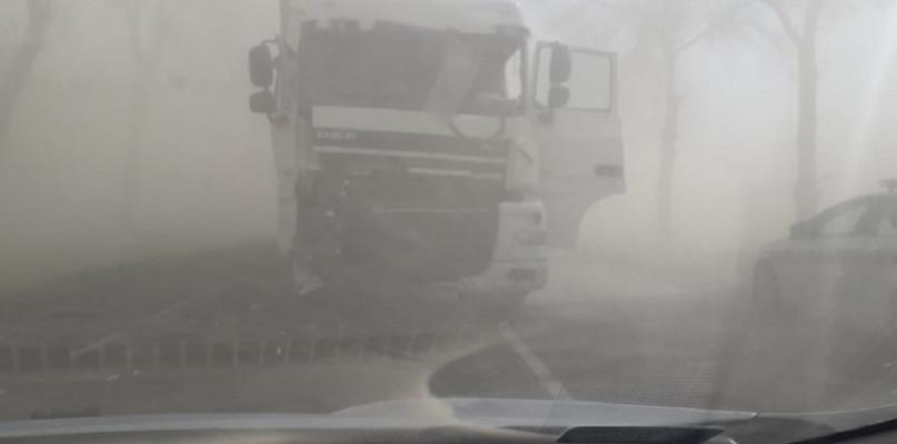 Saharyjski pył nad Polską. Mała widoczność na drodze.