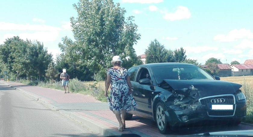 Zderzenie osobówek na Baranowskiej. Zawinił pijany pieszy [Aktualizacja]