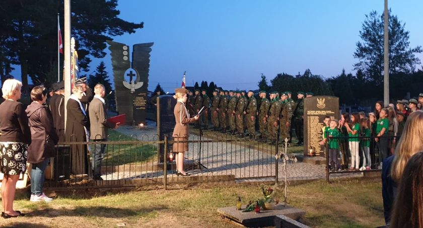 Chorzelanie uczcili poległych Bohaterów [Foto + wideo]