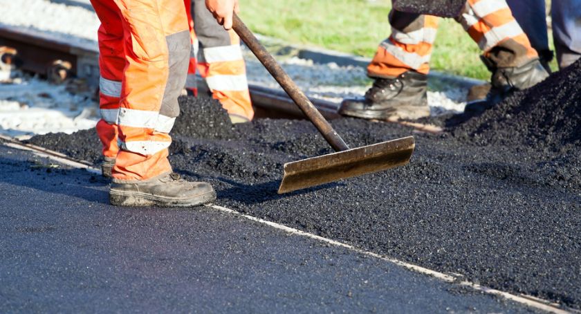 Powiat otrzyma 7,4 mln zł a Krzynowłoga Mała prawie 0,3 mln zł dofinansowania na drogi.
