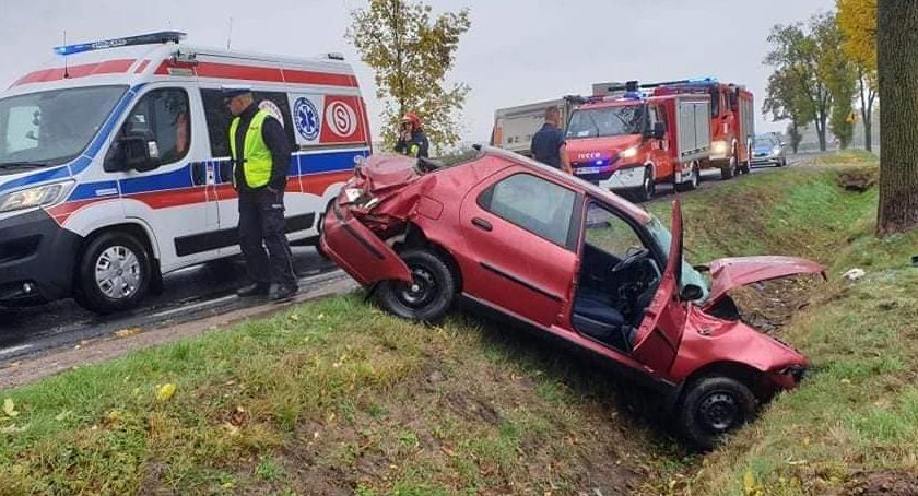 W Klewkach auto wypadło z drogi [Aktualizacja]