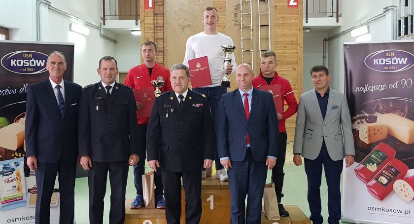 Piotr Sadowski najlepszy we wspinaniu przy użyciu drabiny hakowej