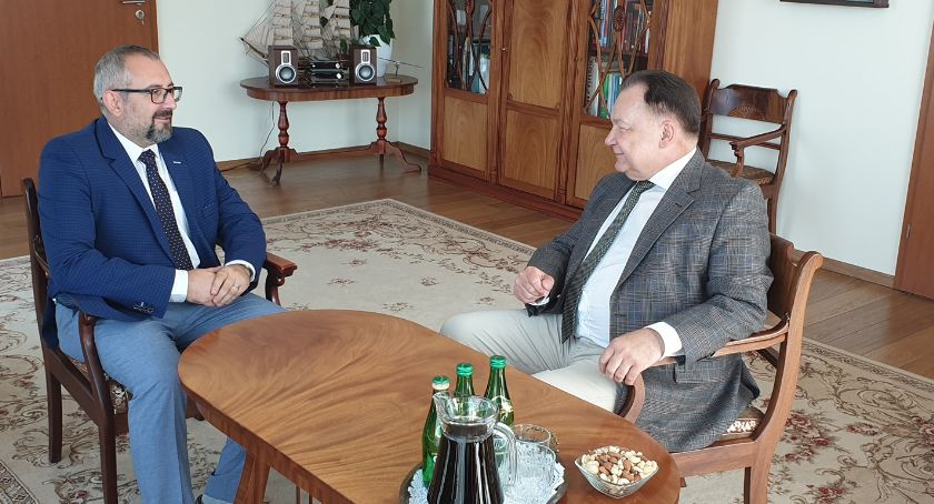 Kto blefuje mieszkańców powiatu przasnyskiego? Marszałek Struzik czy Sławomir Czaplicki?