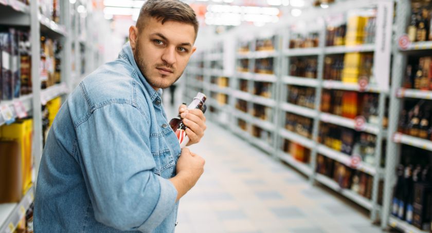 Kolejne kradzieże. Łupem padają nawet towary o wartości 6,35 zł.
