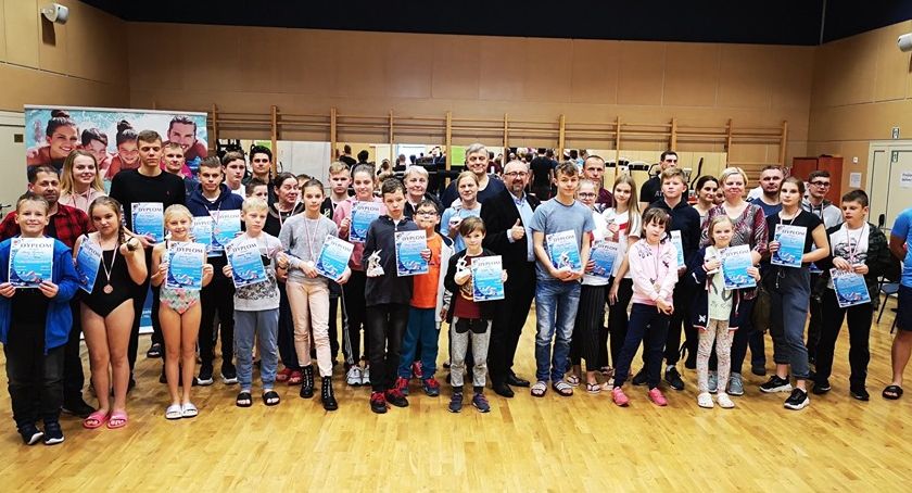 Poznaj zwycięzców II Amatorskich Zawodów Pływackich o puchar Starosty Przasnyskiego
