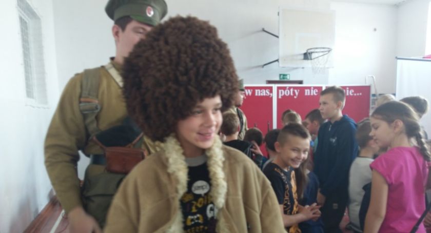 Żywa lekcja historii w Krzynowłodze Wielkiej [Zdjęcia]