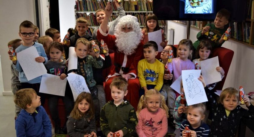 Mikołajkowe czytanie w Miejskiej Bibliotece