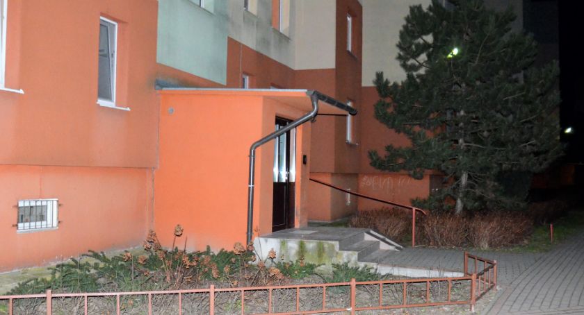 Pożar garnka z potrawą w budynku wielorodzinnym w Przasnyszu