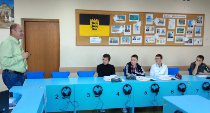Uczniowie Jedynki będą rozwijać kompetencje językowe z pomocą nowoczesnych rozwiązań