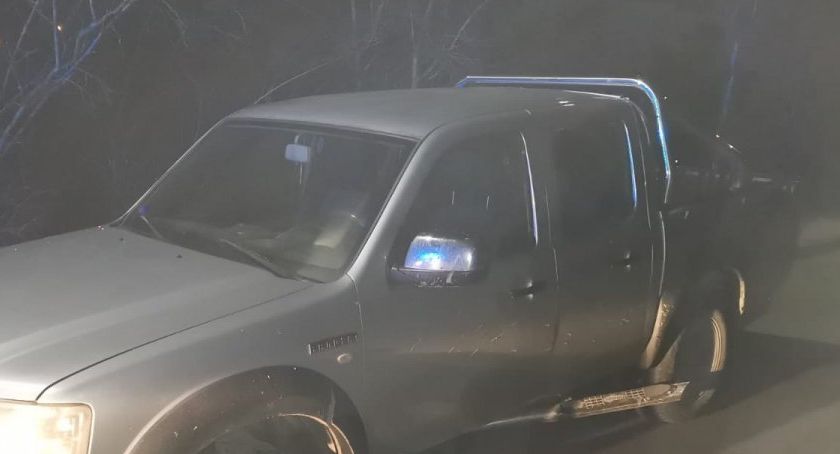 Jechał autem bez przedniego koła