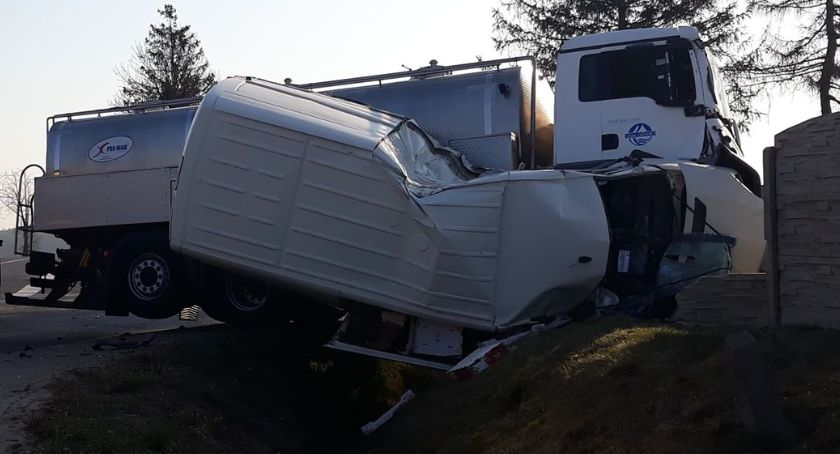 [Aktualizacja] Poważnie wyglądający wypadek w Krzynowłodze Małej