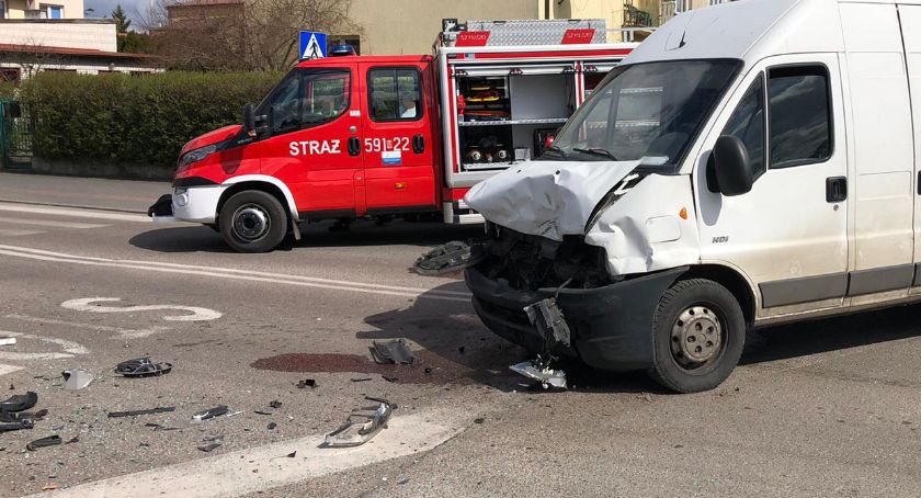 Zderzenie Peugeota z Fordem w Przasnyszu