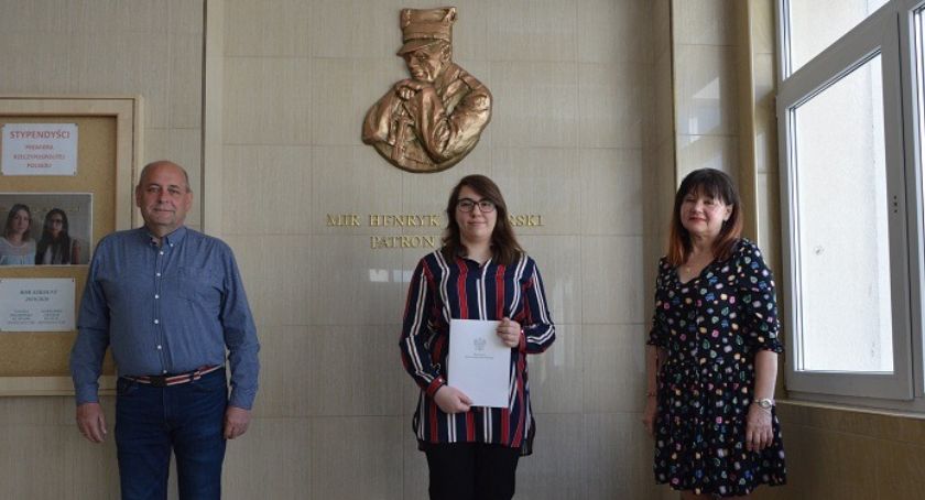 Uczennica ZSP w Przasnyszu wyróżniona w ogólnopolskim konkursie upamiętniającym Zbrodnię Katyńską
