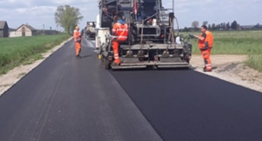 Remont drogi powiatowej na odcinku Kosiły - Czernice Borowe