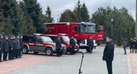 W Jednorożcu przekazano samochody pożarnicze oraz wręczono promesy na zakup kolejnych