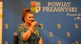 „Najlepiej czuję się na scenie”. Katarzyna Skrzyneck&hellip;