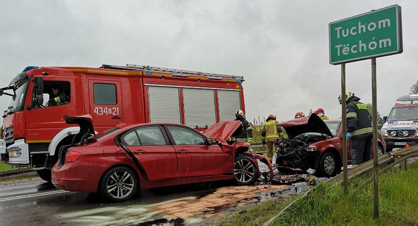 Czołówka w Tuchomiu - jedna osoba w szpitalu