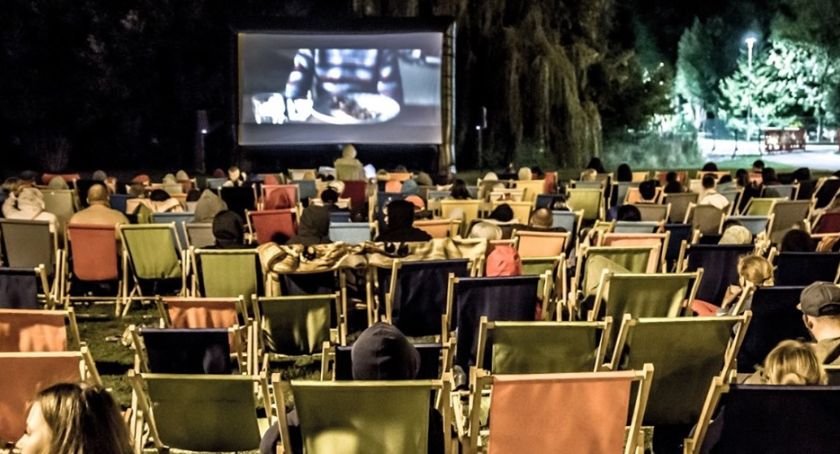 Rusza kino plenerowe na leżakach w Kartuzach