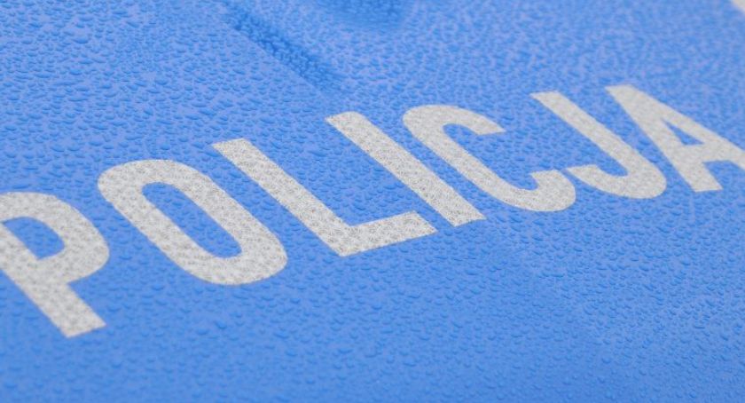 Spowodował kolizję po pijanemu. Uciekł i szarpał się z policją