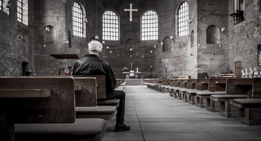 Bp Ryszard Kasyna odwołuje dyspensę od udziału w niedzielnej mszy św.