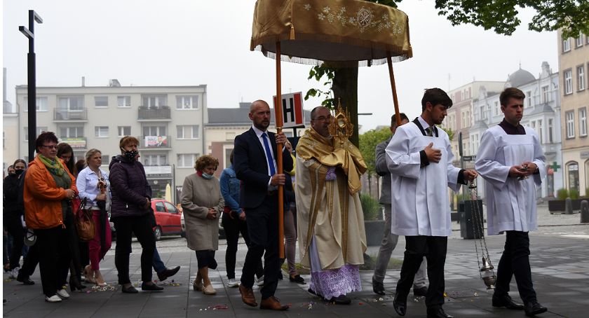 Boże Ciało w dobie pandemii - procesja w kościele św. Kazimierza