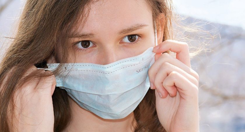 Czy pandemia już się kończy? Odpowiadają specjaliści