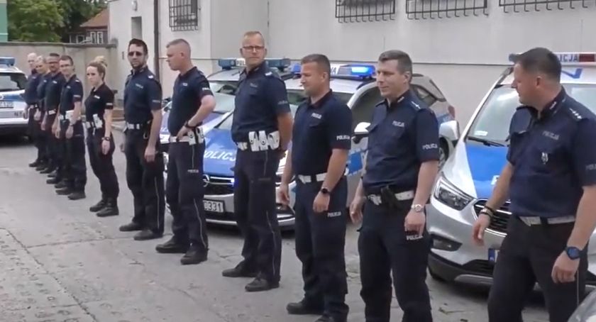 #Gaszynchallenge w wykonaniu kościerskiej drogówki i nominacja dla policjantów z Kartuz