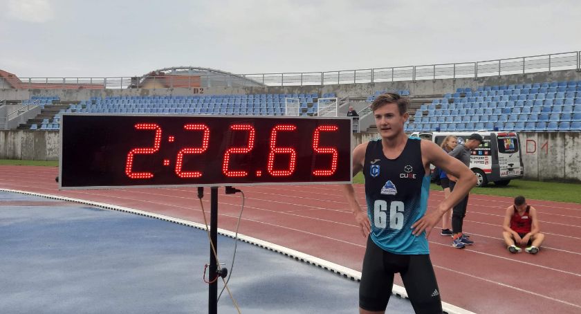 Krzysztof Różnicki rekordzistą Polski w biegu na 1000 m