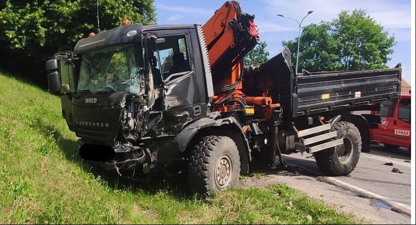 Zderzenie dwóch ciężarówek w Żukowie