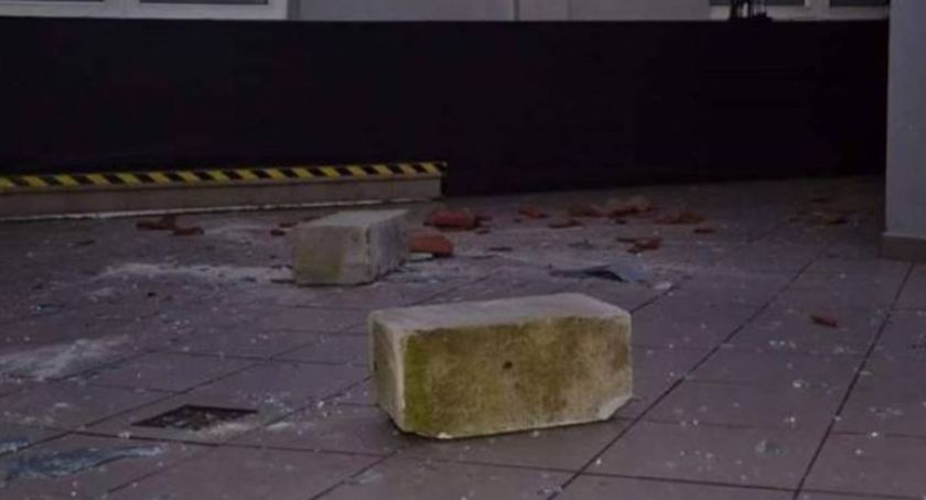 Marcin R. nadal na wolności. Po roku od zaostrzenia wyroku ws. zdemolowania klubu w Sierakowicach wciąż szuka go policja